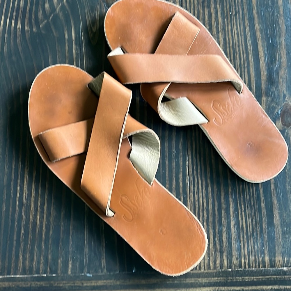 Sseko Brown Leather SANDALS Crossover Slip-on - so comfortable and cute! Size 8